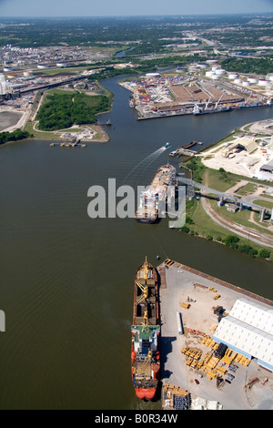 Blick auf den Hafen von Houston entlang des Houston Ship Channel in Houston Texas Stockfoto