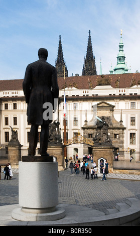 Statue von T.G. Masaryk vor Prager Burg, Tschechische Republik Stockfoto