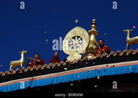 jedes Jahr traditionelle tibetische Buddhas Thangka-Festival in Tong Ren, Qinghai feiern. Stockfoto