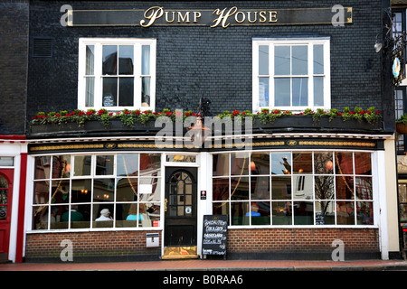 Pump House Traditionskneipe in Gassen Brighton Sussex England Großbritannien Großbritannien Stockfoto