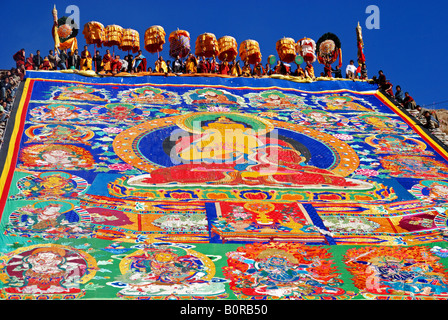 jedes Jahr traditionelle tibetische Buddhas Thangka-Festival in Gansu Labulengsi feiern. Stockfoto