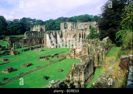 Furness Abbey Cumbria mittelalterliche Zisterzienser Kloster Ruinen England UK englische Architektur Kloster Geschichte Reise Tourismus Stockfoto