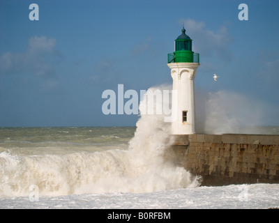 Der Leuchtturm von St. Valery-En-Caux (Haute-Normandie) Build 1872 und Ohrenschutz 1914 Stockfoto