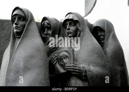 Denkmal für Afghanistan-Krieg Soldaten auf der Insel Slez in Minsk, Belarus, September 2007 Stockfoto