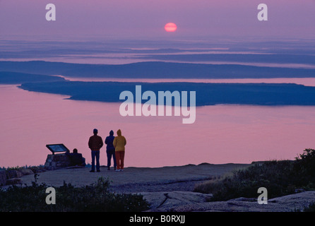 Ersten Sonnenaufgang in den USA Cadillac Mountain Acadia Nationalpark Maine EXKLUSIVNUTZUNG kann arrangiert werden Stockfoto
