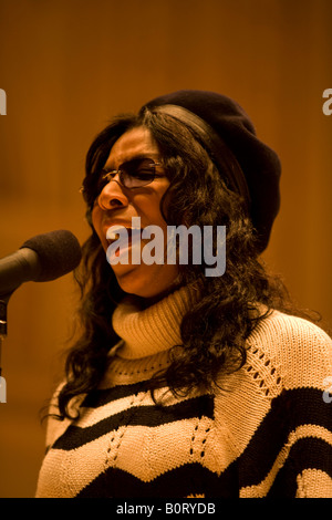 Natalie Cole in den Proben in New York City Stockfoto