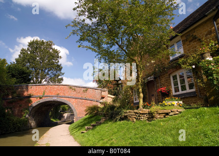 Doug Blane Cropredy Brücke in der Nähe das Schloss an der Oxford Canal Oxfordshire Stockfoto