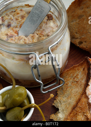 Kaninchen-Terrine in einem traditionellen redaktionellen Lebensmittel Kilner jar Stockfoto