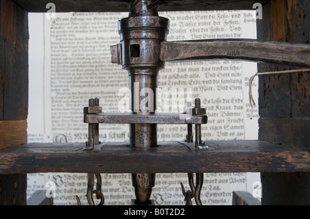 Ein Gutenberg-Stil Spindelpresse im Deutschen Museum in der bayerischen Landeshauptstadt München angezeigt. Deutschland Stockfoto