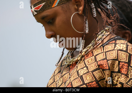 Indianische Tänzer bei der 8. jährliche Red Wing Indianer PowWow in Virginia Beach, Virginia Stockfoto