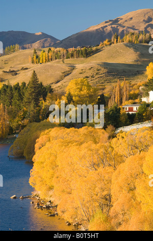 Ein herbstlicher Blick auf malerische See Hayes in der Nähe von Queenstown, Neuseeland Stockfoto