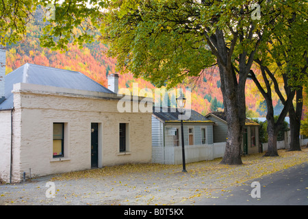 Eine herbstliche Straßenszene in Arrowtown, Neuseeland Stockfoto