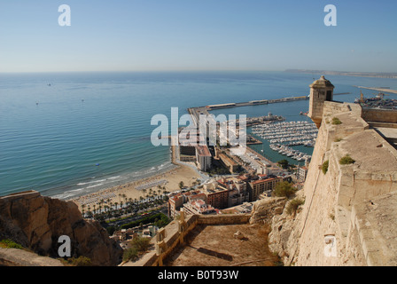 Blick vom Schloss Santa Barbara in Alicante Stadt, Strand & Port-Bereich, Comunidad Valenciana, Alicante, Spanien Stockfoto