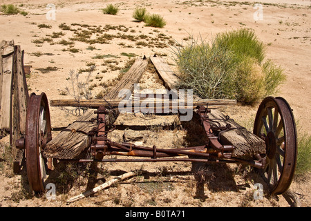 Alte Wagen aus Holz und Erz Wagenräder gefertigt. Stockfoto