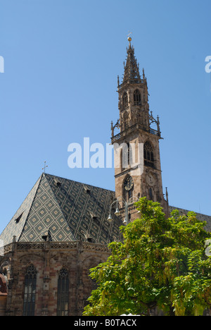 Kathedrale in der stilvollen Stadt Bozen in der italienischen Tirol in Norditalien Stockfoto
