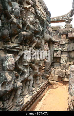Steinschnitzereien aus der Royal-Terrasse von Angkor Thom in der Nähe von Angkor Wat Siem Reap Kambodscha Stockfoto