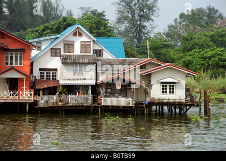 Riverside Häuser Ayuthaya Provinz Mae Nam Chao Phraya River Thailand Stockfoto