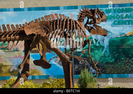 Metall-Dinosaurier Skelett Statue Innenstadt Thermopolis Hot Springs County Wyoming Stockfoto