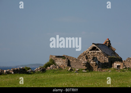 verlassenen Hütte im grünen Feld von der See-Grafschaft Sligo-Republik Irland Stockfoto