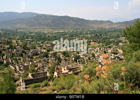 Kayaköy (griechisch: Levissi) ist ein Dorf, 8 km südlich von Fethiye im Südwesten der Türkei Stockfoto