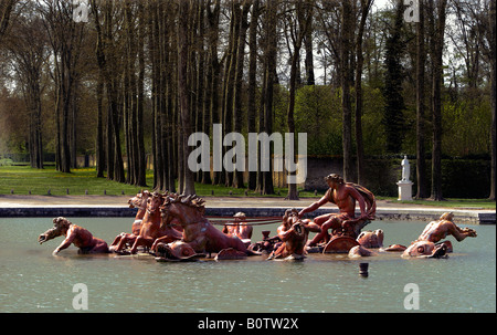 Der "Rondeau" Brunnen des Apollo in den Gärten von Versailles Stockfoto