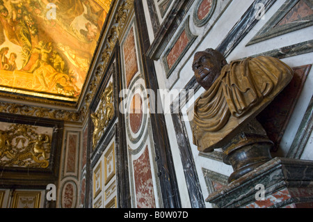 Marmorbüste im Schloss von Versailles oder Château de Versailles. Frankreich Stockfoto