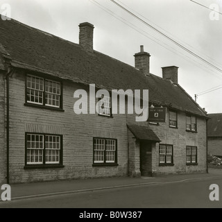 neue Gasthaus Wirtshaus vor 1975 in Somerton somerset Nummer 0177 Stockfoto