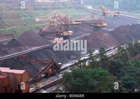 Eisenerz ist oben am Vale s Carajas Eisensteingrube im Bundesstaat Para abgegrenzt. Stockfoto