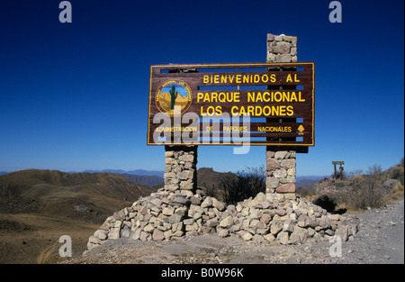 Schild am Eingang zum Parque Nacional Los Cardones, Nationalpark Los Cardones, Provinz Salta, Argentinien Stockfoto