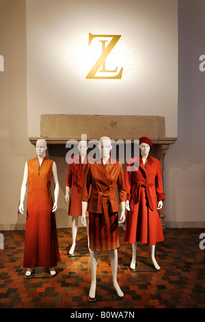 Lokale Modedesigner Rianne de Witte-Sammlung auf dem Display an der Abdij, Abtei, Zeeuws Museum, Landesmuseum, Middelburg, Stockfoto