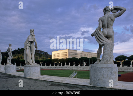 Stein-Statuen, Foro Italico, Stadio dei Marmi, italienischen Aussenministerium, Rom, Latium, Italien Stockfoto