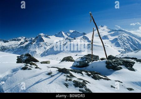 Markierten Stelle zu finden, Ötzi, der Mann aus dem Eis, Ötzi, hinter dem Gipfel des Mt. Similaun, Ötztaler Alpen, Tirol, Austria, Europe Stockfoto