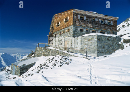 Blick nach vorne auf den Similaun Almhütte im Winter, Ötztaler Alpen, Tirol, Austria, Europe Stockfoto