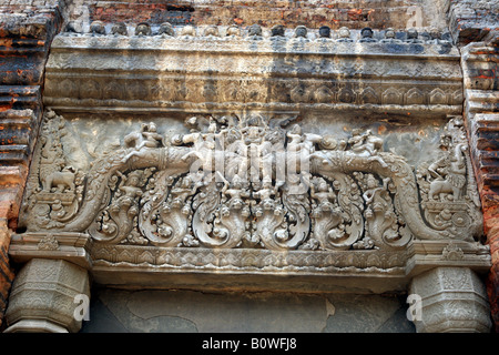 Türsturz von Preah Ko A Khmer Tempel Teil 9thC Roluos Gruppe in der Nähe von Angkor Wat. Stockfoto