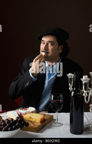 Stereotype französischer Mann französischer Käse Stockfoto