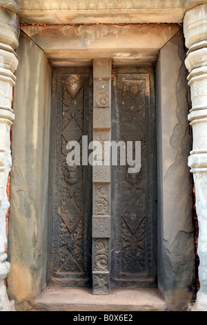 Falsche Tür Preah Ko A Khmer Tempel Teil 9thC Roluos Gruppe in der Nähe von Angkor Wat. Stockfoto