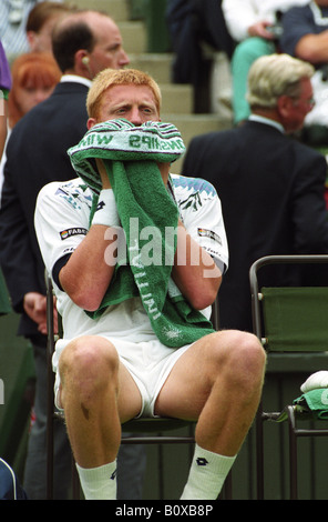 Deutscher Tennisspieler Boris Becker in Wimbledon im Jahr 1993 Stockfoto