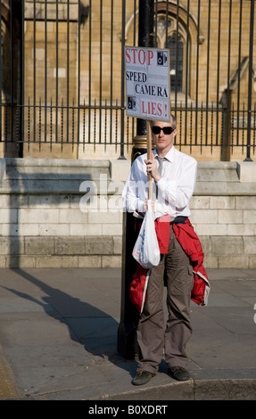 ein Geschwindigkeit Kamera Demonstrant außerhalb Parlament des Vereinigten Königreichs 21. Mai 2008 Stockfoto