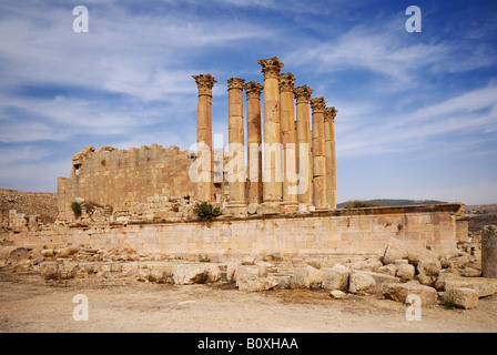 Tempel der Artemis mit KORINTHISCHEN Säulen Ruinen von Jerash römischen Dekapolis-Stadt aus 39 bis 76 AD, Jordan, Arabien Stockfoto