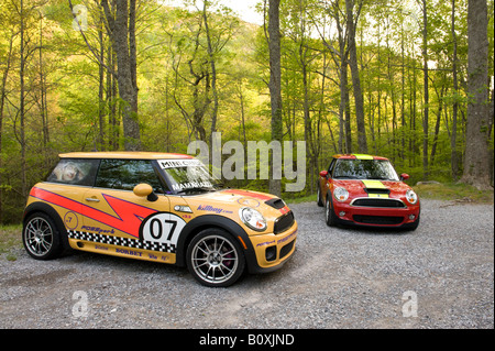 Zwei MINI Cooper S-Autos Stockfoto