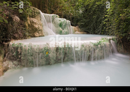 Italien, Toskana, Thermalquellen und Fossa Bianca in Bagni San Filippo Stockfoto