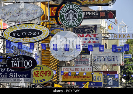 Förderung unterschreibt in der Khao San Road, Thailand, Bangkok Stockfoto