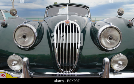 Oldtimer Jaguar geparkt Stockfoto