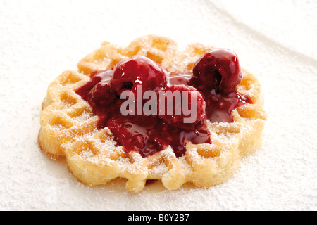 Waffel mit Himbeeren Stockfoto