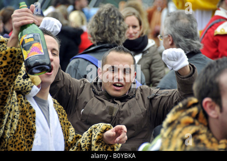 Leute feiern Karneval in Köln, Nordrhein-Westfalen Stockfoto