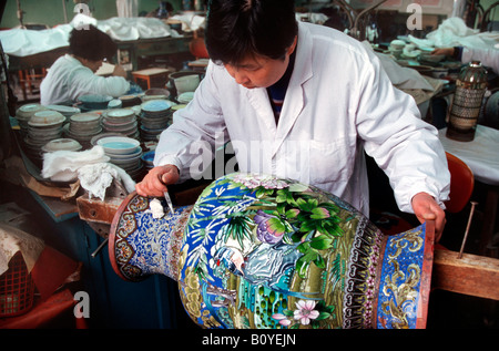 Emaille-Produktion in Peking, China, Peking Stockfoto