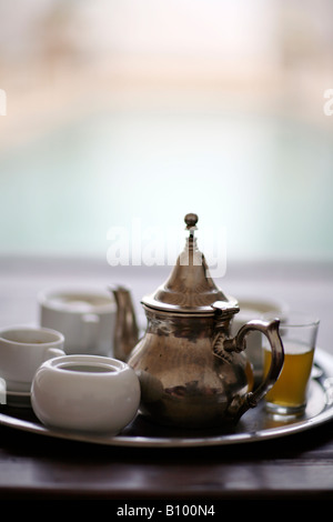 Marokkanische Minze-Tee-Set. Stockfoto