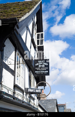 dh Heu auf Wye POWYS WALES Victoria Bed and Breakfast Shops Buchhändler Buchhandlung Buchstadt Stockfoto