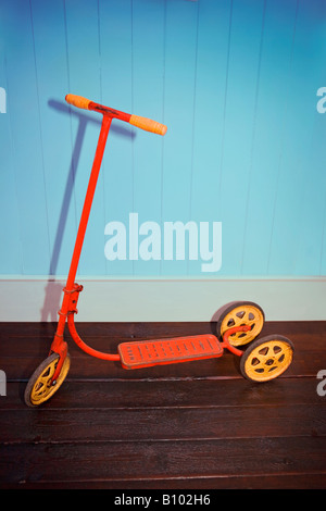 Vintage Kinder rot scooter Stockfoto