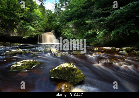 West, Burton, Wasserfall, in voller, Strömung, nach, über Nacht, Regen, auf Buckden, Hecht, Stockfoto